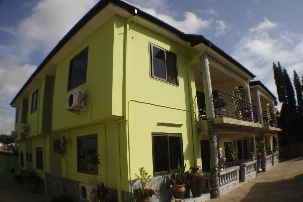 Dokua Royal Hotel Kwabenya Dış mekan fotoğraf