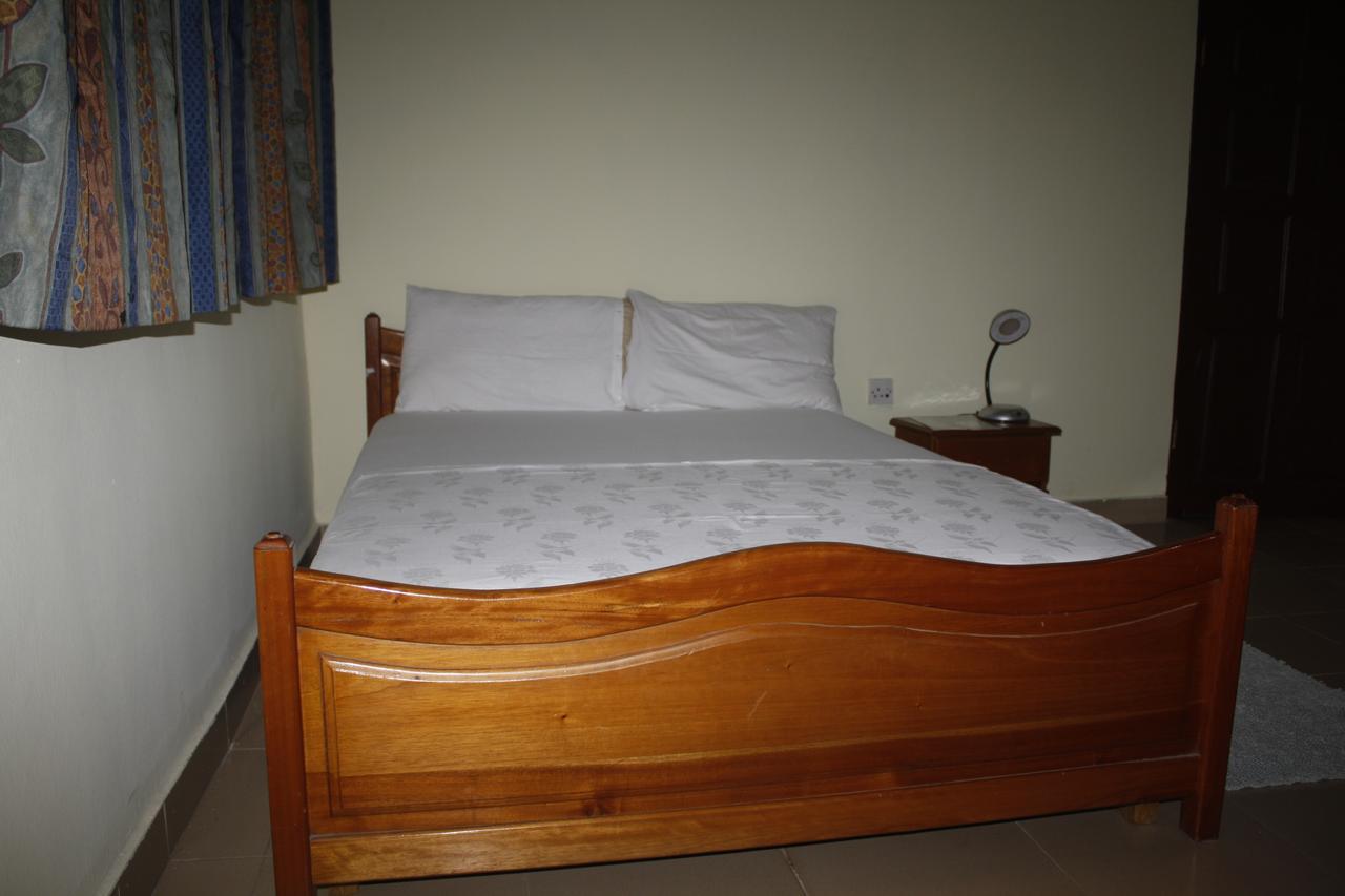 Dokua Royal Hotel Kwabenya Dış mekan fotoğraf