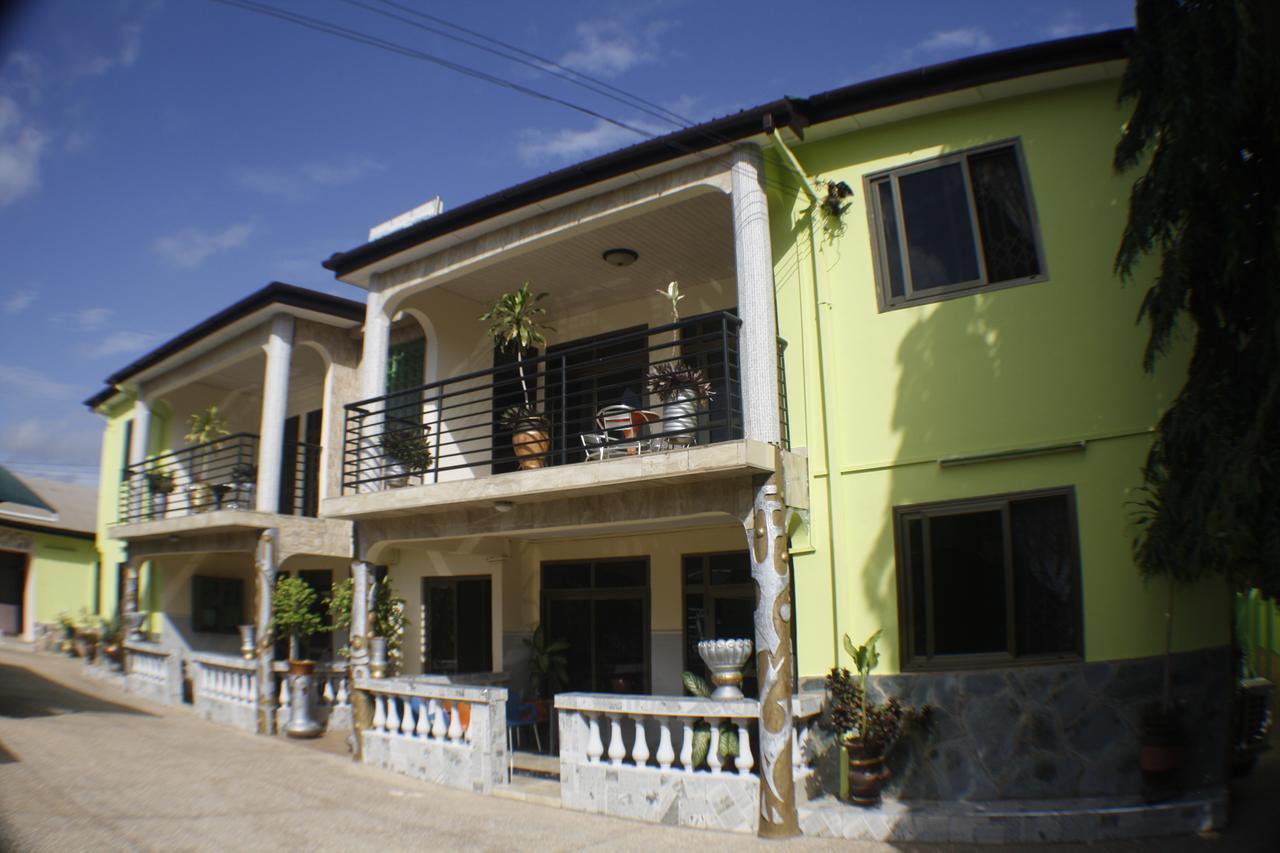 Dokua Royal Hotel Kwabenya Dış mekan fotoğraf